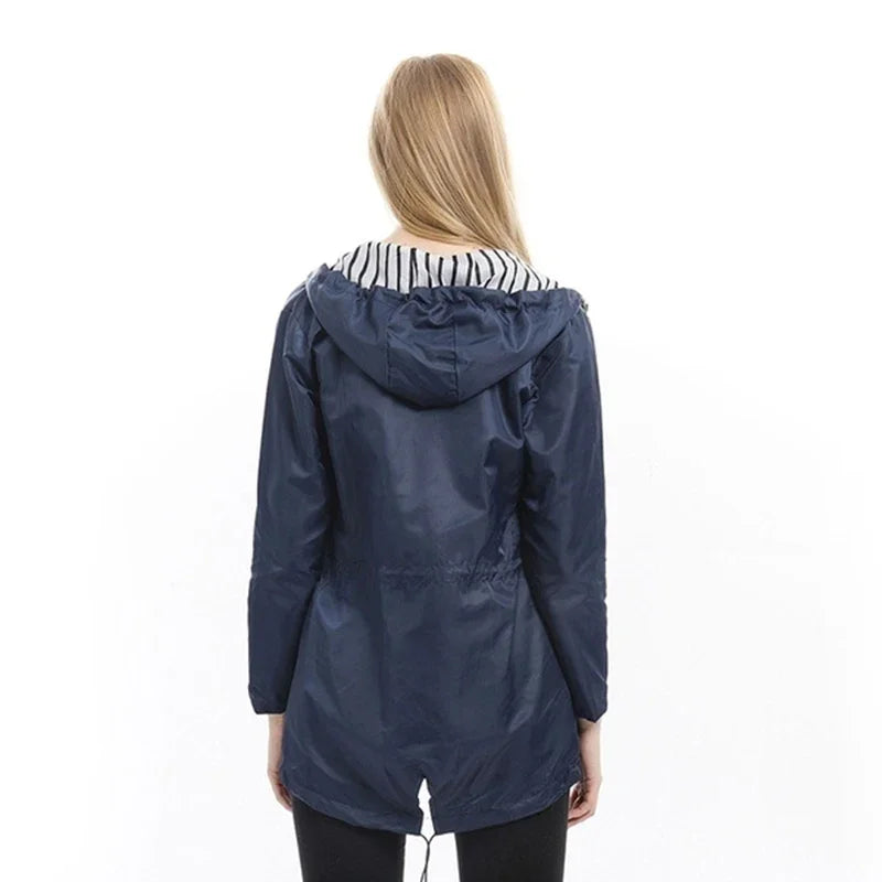 The Vetra Raincoat | City-Ready Comfort